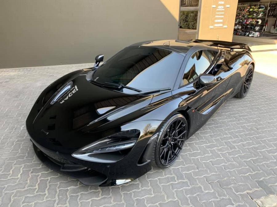  McLaren 720S by RACE! on Vossen Wheels 2019 года  (фото 17 из 21)
